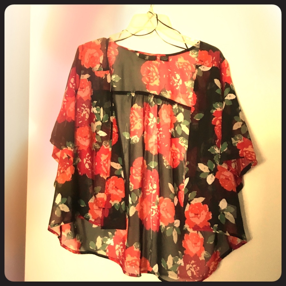 Floral summer cover up 🌹